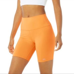 Alo Yoga Neon Apricot Orange Biker Shorts - Small